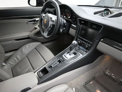 Used 2014 Porsche 911 Turbo S image 10
