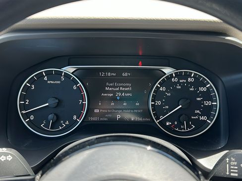 Used 2023 Nissan Rogue SV AWD/4WD image 16