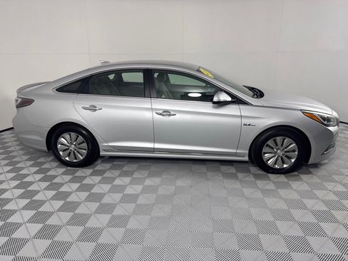 Used 2016 Hyundai Sonata SE image 4