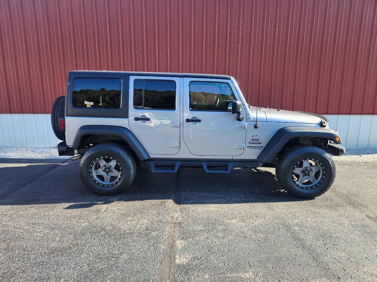 Used 2017 Jeep Wrangler Unlimited Sport w/ Quick Order Package 24S AWD/4WD image 8