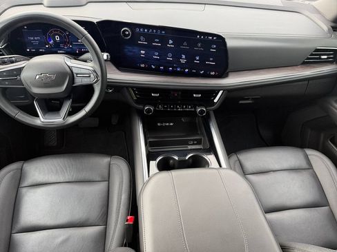 Used 2025 Chevrolet Tahoe Z71 AWD/4WD image 11