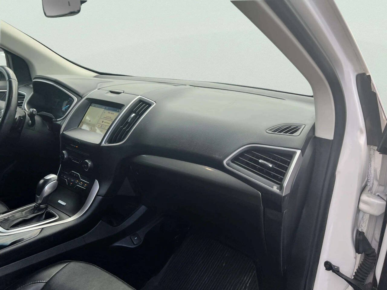 Used 2018 Ford Edge SEL AWD/4WD image 4