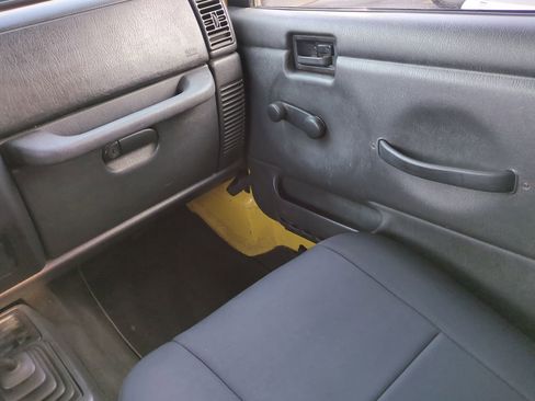 Used 2004 Jeep Wrangler Sport w/ Dual Top Group image 17