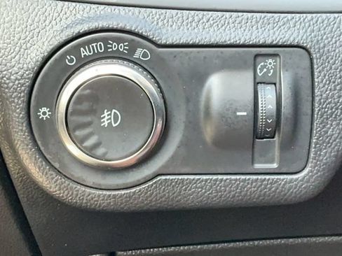 Used 2019 Buick Envision Essence FWD image 30