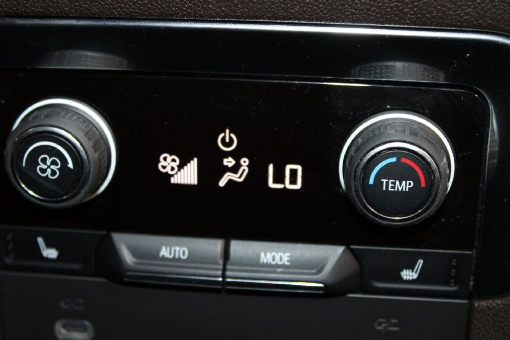Used 2022 Chevrolet Tahoe LT w/ Luxury Package RWD image 31