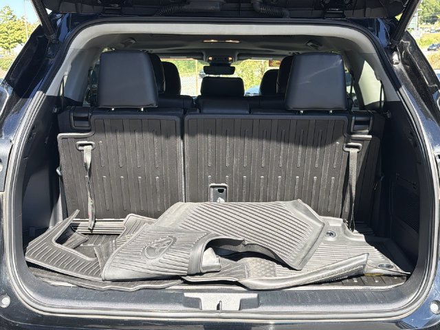 Used 2023 Toyota Highlander XLE AWD/4WD image 41