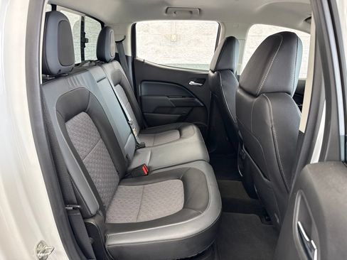 Used 2017 Chevrolet Colorado Z71 AWD/4WD image 40