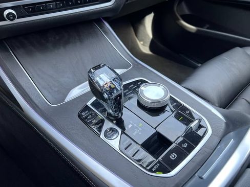 Used 2021 BMW X7 M50i AWD/4WD image 31