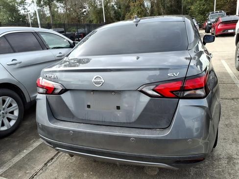 Used 2021 Nissan Versa SV image 5