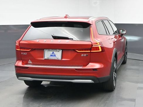 Used 2024 Volvo V60 B5 Cross Country Plus w/ Climate Package AWD/4WD image 8