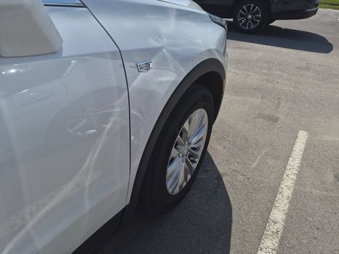 Certified 2024 Cadillac XT4 Luxury FWD image 12