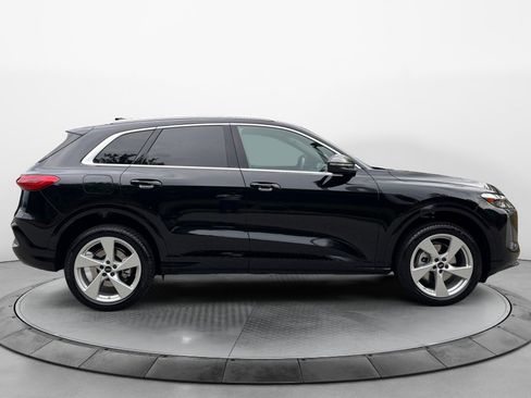 Certified 2025 Audi Q5 Premium w/ Premium Plus AWD/4WD image 8