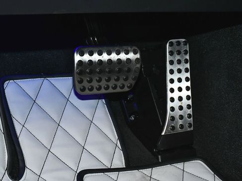 Used 2025 Mercedes-Benz GLC 63 AMG S image 23