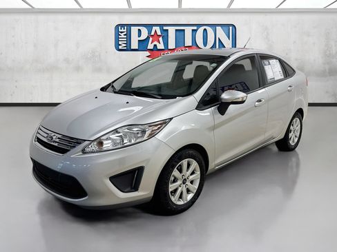 Used 2013 Ford Fiesta SE FWD image 3