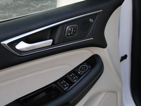 Used 2019 Ford Edge Titanium w/ Equipment Group 301A image 14