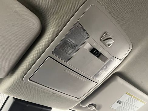 Used 2018 Toyota RAV4 LE image 26