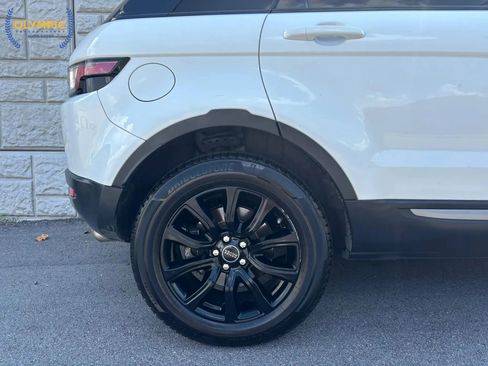 Used 2019 Land Rover Range Rover Evoque SE image 16