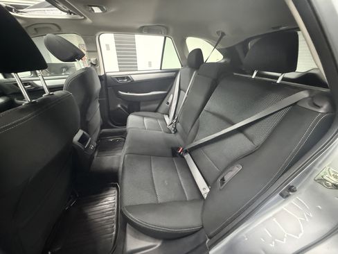 Used 2019 Subaru Outback 2.5i Premium image 23