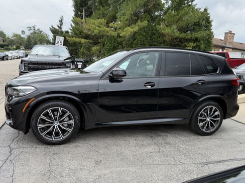 Used 2022 BMW X5 xDrive40i w/ M Sport Package AWD/4WD image 4