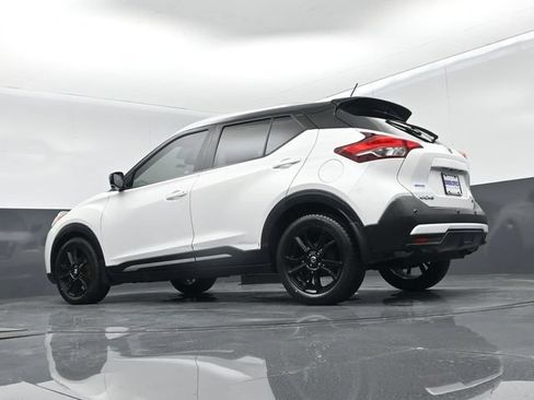 Used 2020 Nissan Kicks SR w/ SR Premium Package FWD image 47