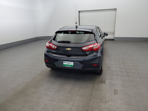 Used 2017 Chevrolet Cruze LT w/ Convenience Package FWD image 7