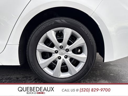 Used 2021 Toyota Corolla LE w/ Carpet Mat Package (TMS) image 3