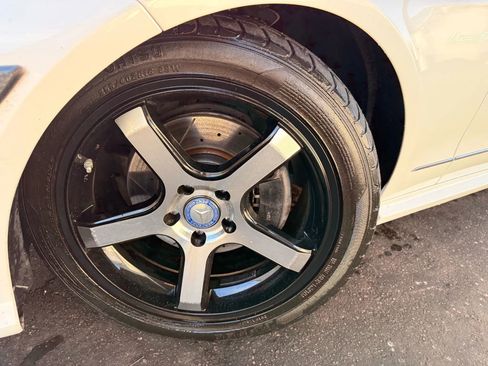 Used 2012 Mercedes-Benz E 350 4MATIC Sedan image 40