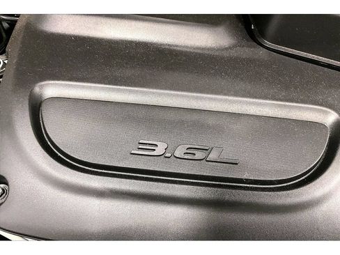 Used 2024 Chrysler Pacifica Touring-L FWD image 55