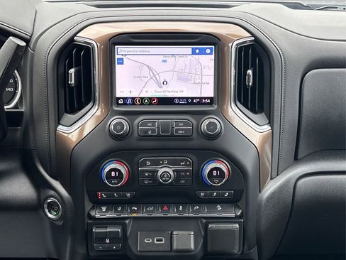 Used 2022 Chevrolet Silverado 2500 High Country w/ Technology Package image 21