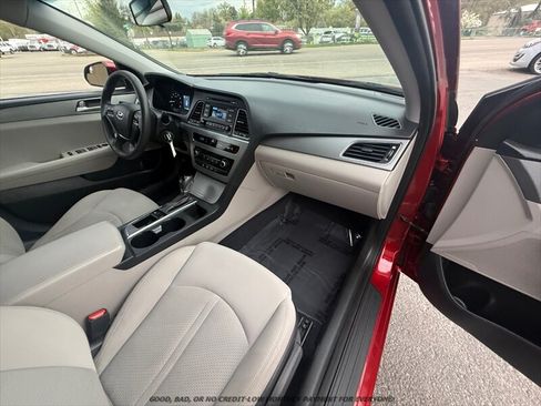 Used 2015 Hyundai Sonata SE FWD image 19