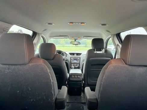 Used 2016 Chevrolet Traverse LT w/ Style and Technology Package FWD image 12