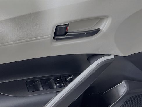Used 2025 Toyota Corolla Cross L FWD image 17