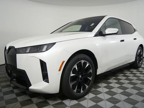 Used 2026 BMW iX xDrive60 w/ M Sport Package image 8