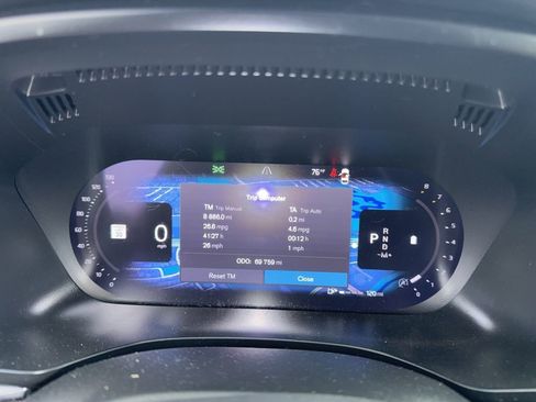 Used 2023 Volvo XC60 B5 Ultimate w/ Protection Package image 2