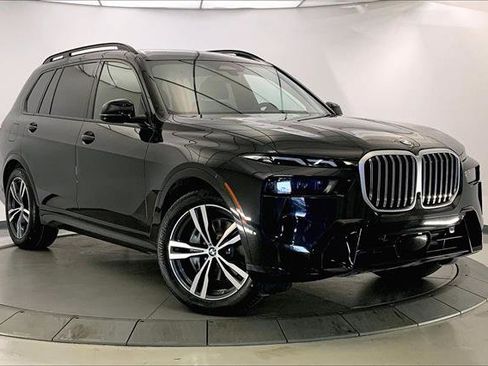 Certified 2024 BMW X7 xDrive40i w/ M Sport Package image 33