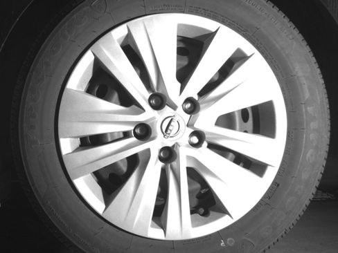 Used 2025 Nissan Sentra S FWD image 17