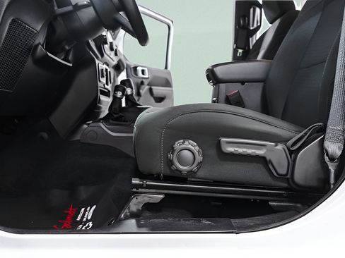 Used 2022 Jeep Wrangler Unlimited Sport AWD/4WD image 24