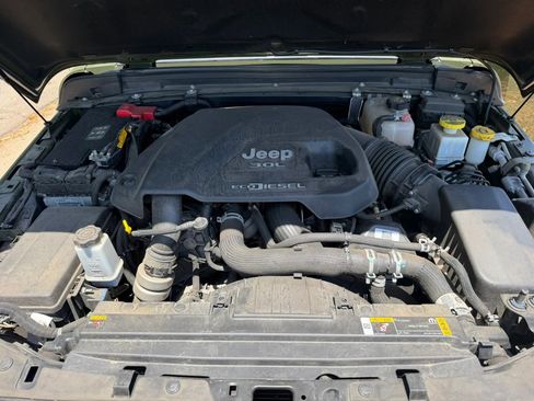 Used 2021 Jeep Gladiator Overland w/ Popular Equipment Package AWD/4WD image 38