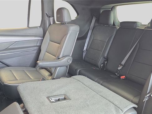 Used 2025 Buick Enclave Sport Touring image 16