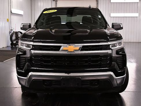 Used 2023 Chevrolet Silverado 1500 LT AWD/4WD image 2