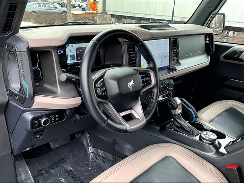 Used 2024 Ford Bronco Wildtrak image 16