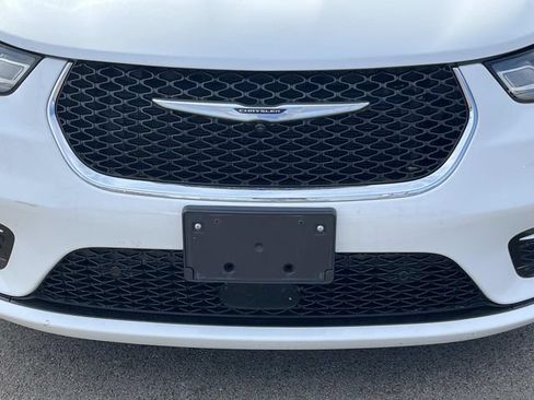 Used 2022 Chrysler Pacifica Limited FWD image 10