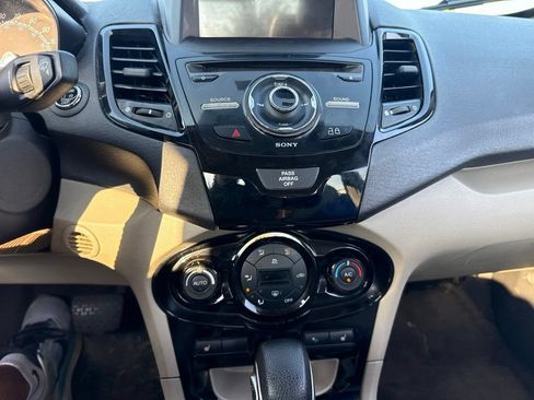 Used 2016 Ford Fiesta Titanium FWD image 21