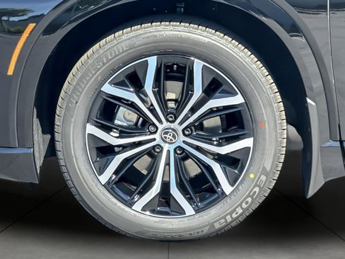 New 2026 Toyota Crown Signia AWD/4WD image 25