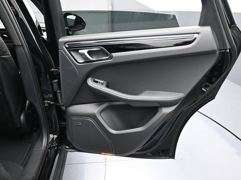 Certified 2026 Porsche Macan AWD/4WD image 26