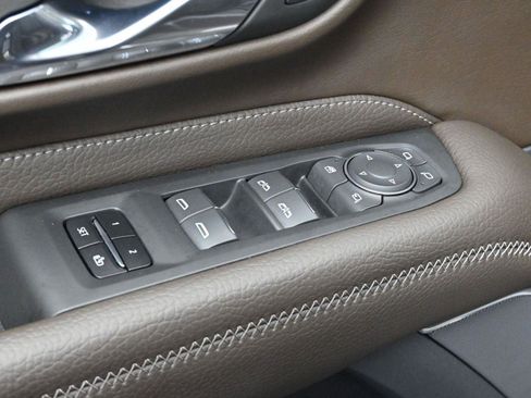 Used 2021 GMC Yukon Denali image 11