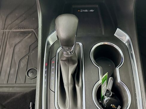 Used 2023 Chevrolet Traverse LT image 23