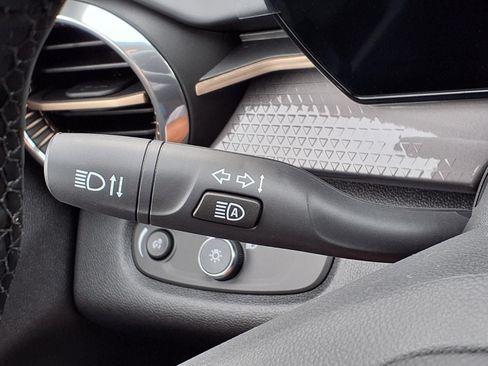 New 2026 Chevrolet Trax ACTIV w/ Driver Confidence Package FWD image 19