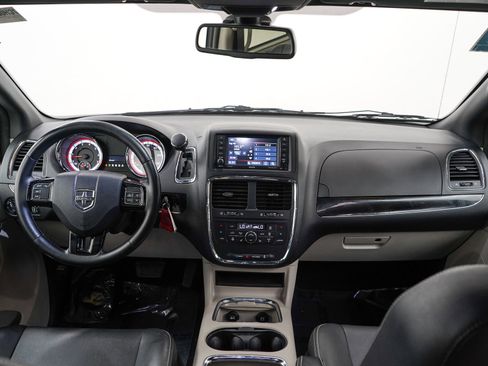 Used 2020 Dodge Grand Caravan SXT w/ Driver Convenience Group FWD image 14