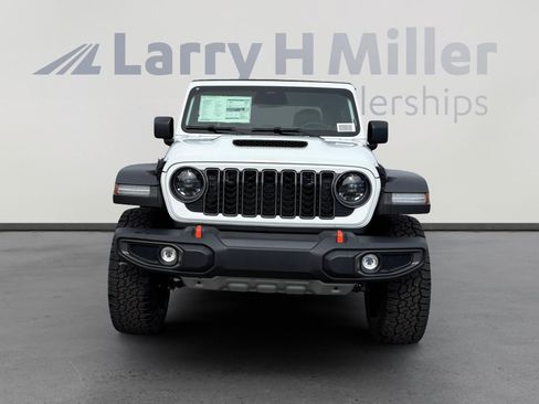 New 2026 Jeep Gladiator Mojave w/ Safety Group AWD/4WD image 9